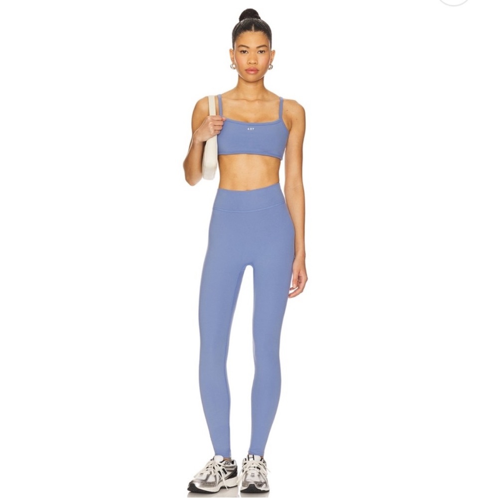 437 Essential Leggings in French Blue